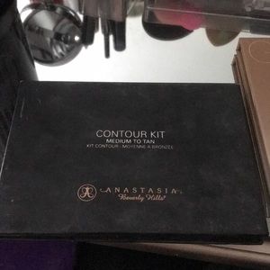contour kit medium tan